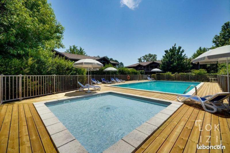 Bel Appartement Cosy Dans Residence Avec Piscine 5 Minutes Plage Messanges  Buitenkant foto